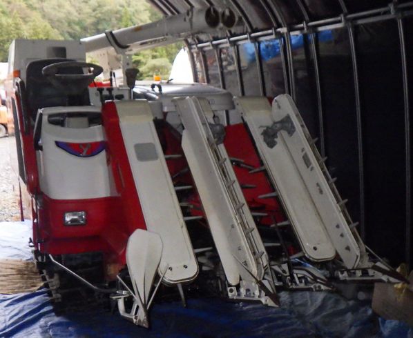 ヤンマー コンバイン 写真